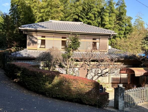 Atami akiya property