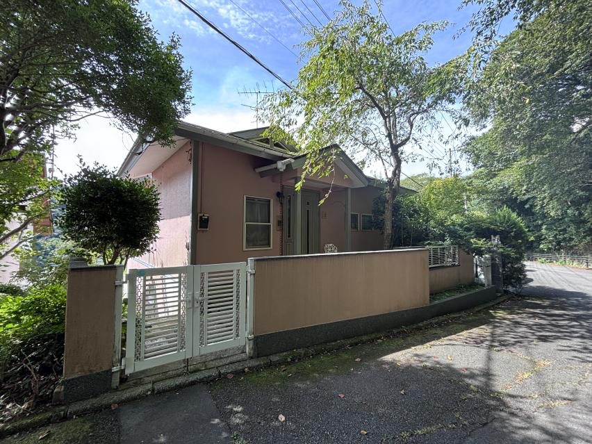 Atami akiya property
