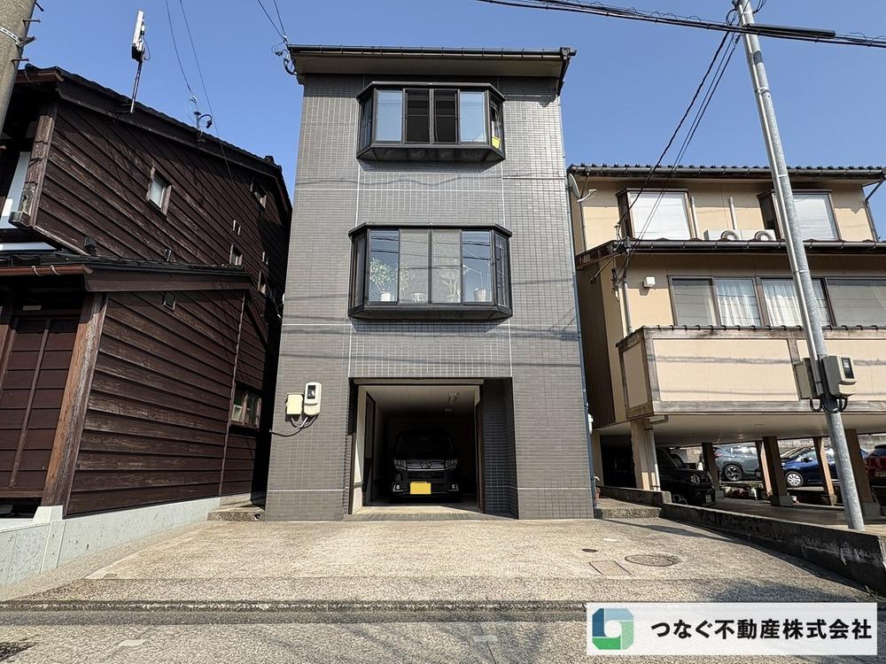Kanazawa Higashiyama 3LDK — 10-Min Higashi Chaya, City Gas, 2-Car, ¥15.8M